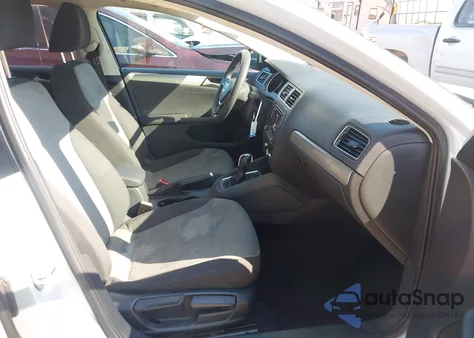 2018 Volkswagen Jetta 1.4T S z USA, uszkodzony, nr VIN 3VW2B7AJ3JM262299